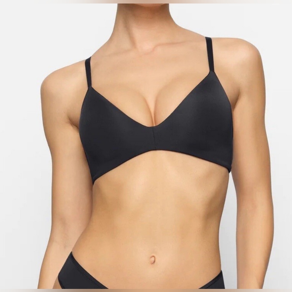 Skims Wireless Form T-shirt Demi Bra Black Onyx, 32D